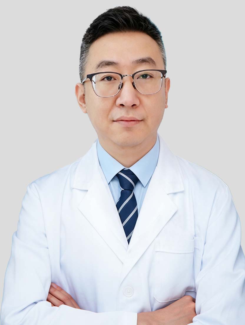李巍 
